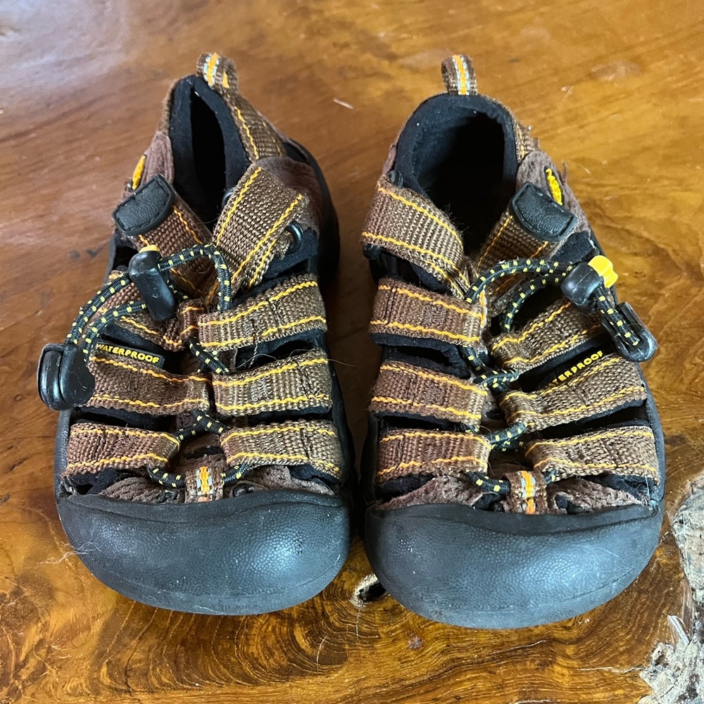 KEEN Newport H2 Toddler Sandals Size 8 • Waterproof • Adjustable Shoes